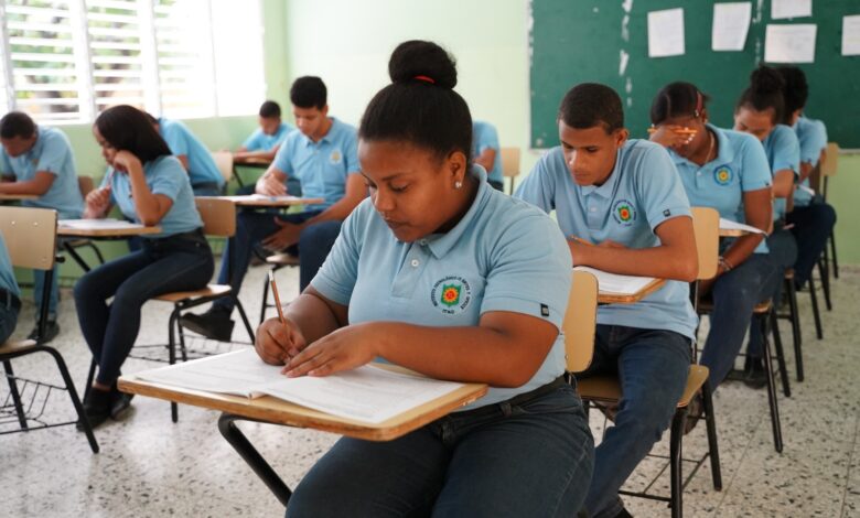 MINERD convoca a más de 114,000 estudiantes a la primera convocatoria ...